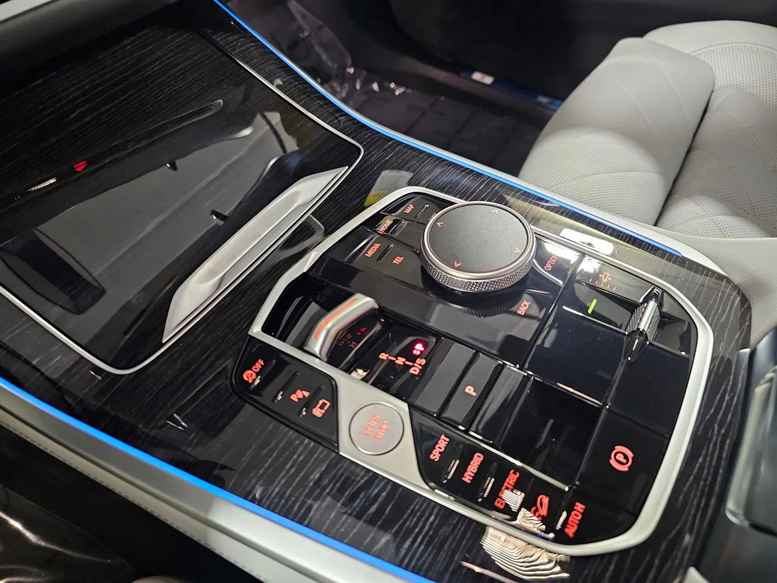 New 2026 Black Sapphire Metallic BMW xDrive50e image 20