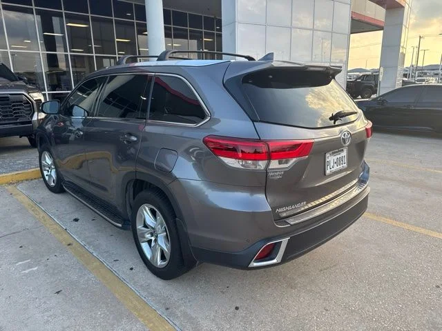 Used 2018 Gray Toyota Limited image 3
