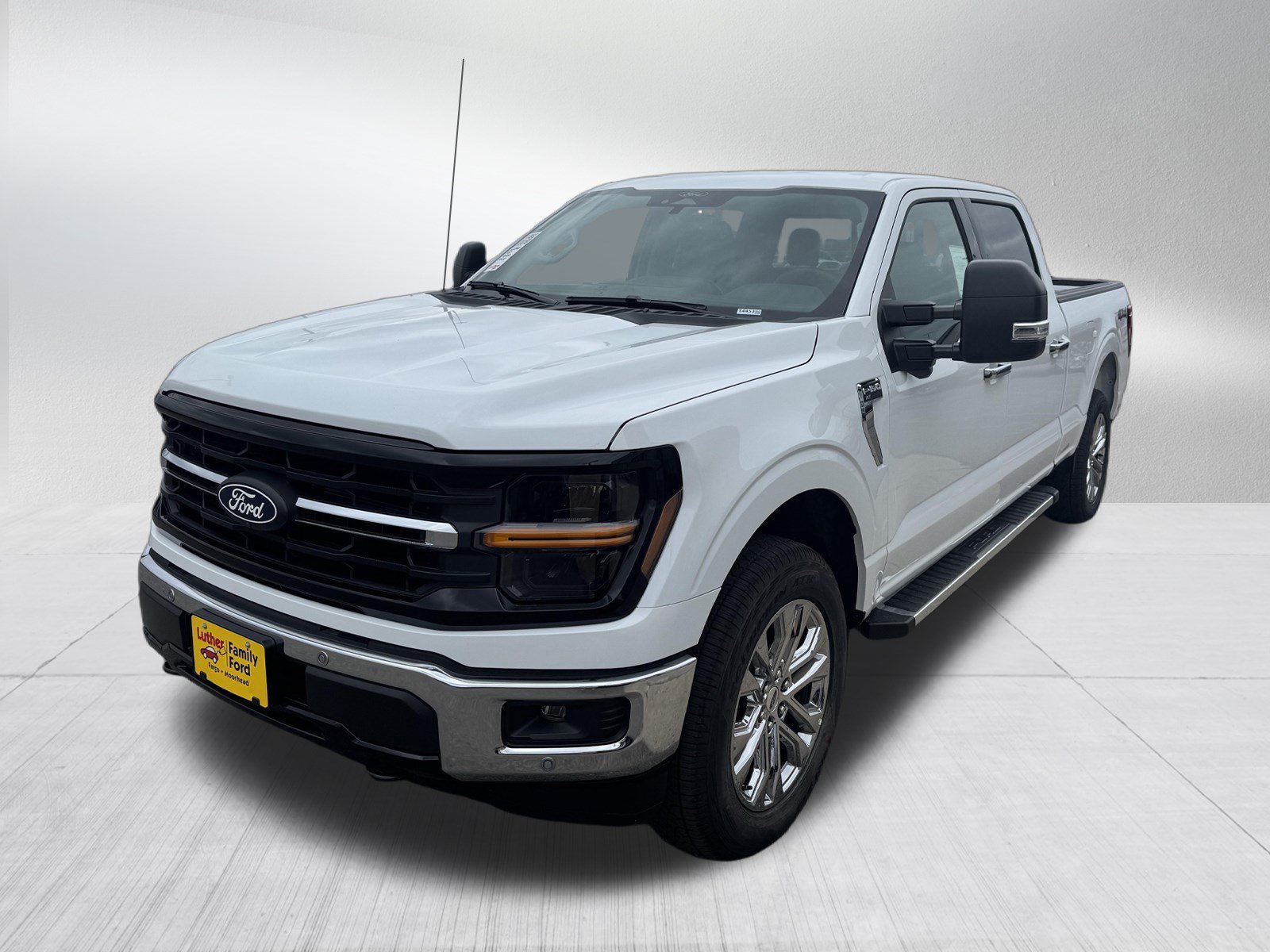 New 2026 Oxford White Ford XLT image 2