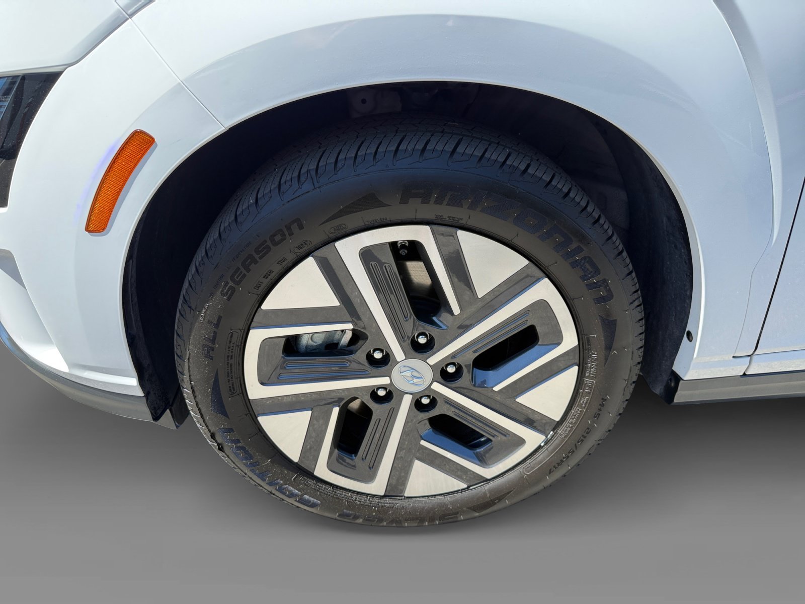 Used 2023 Lunar Hyundai SE image 9