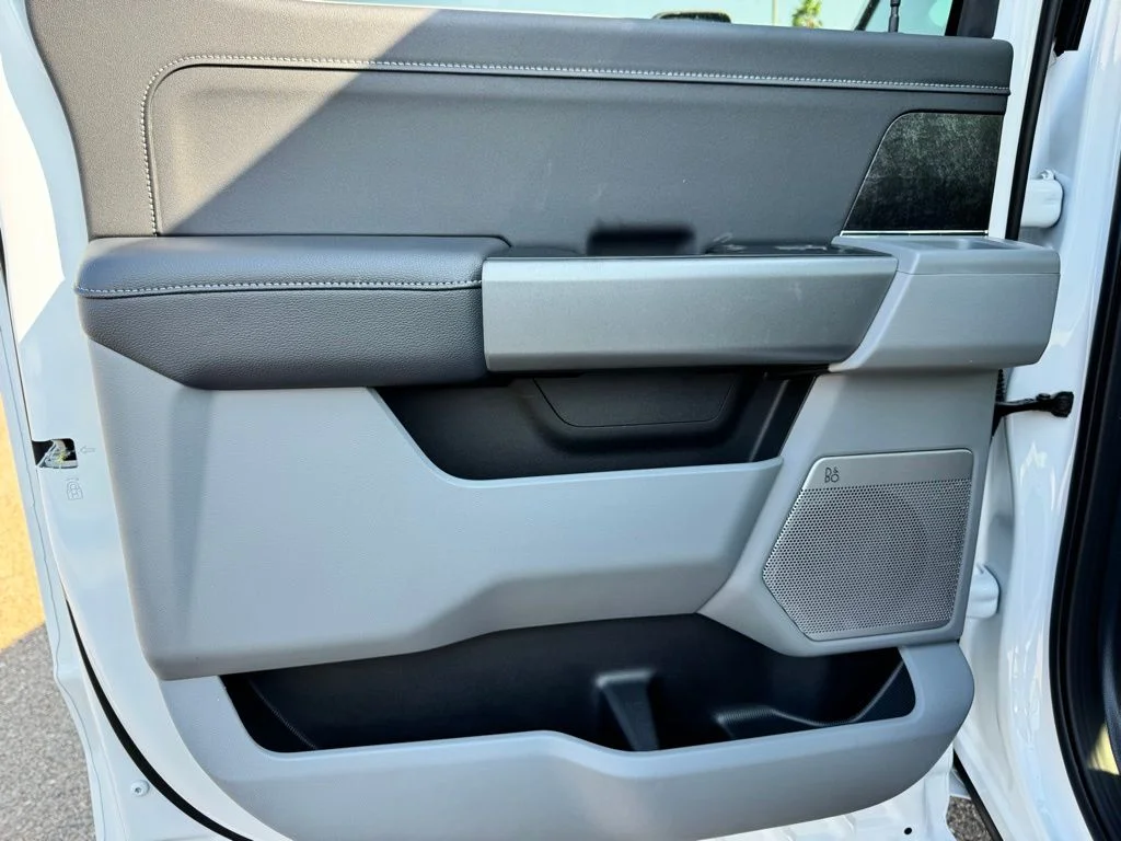 New 2026 Oxford White Ford F-250® XLT image 17
