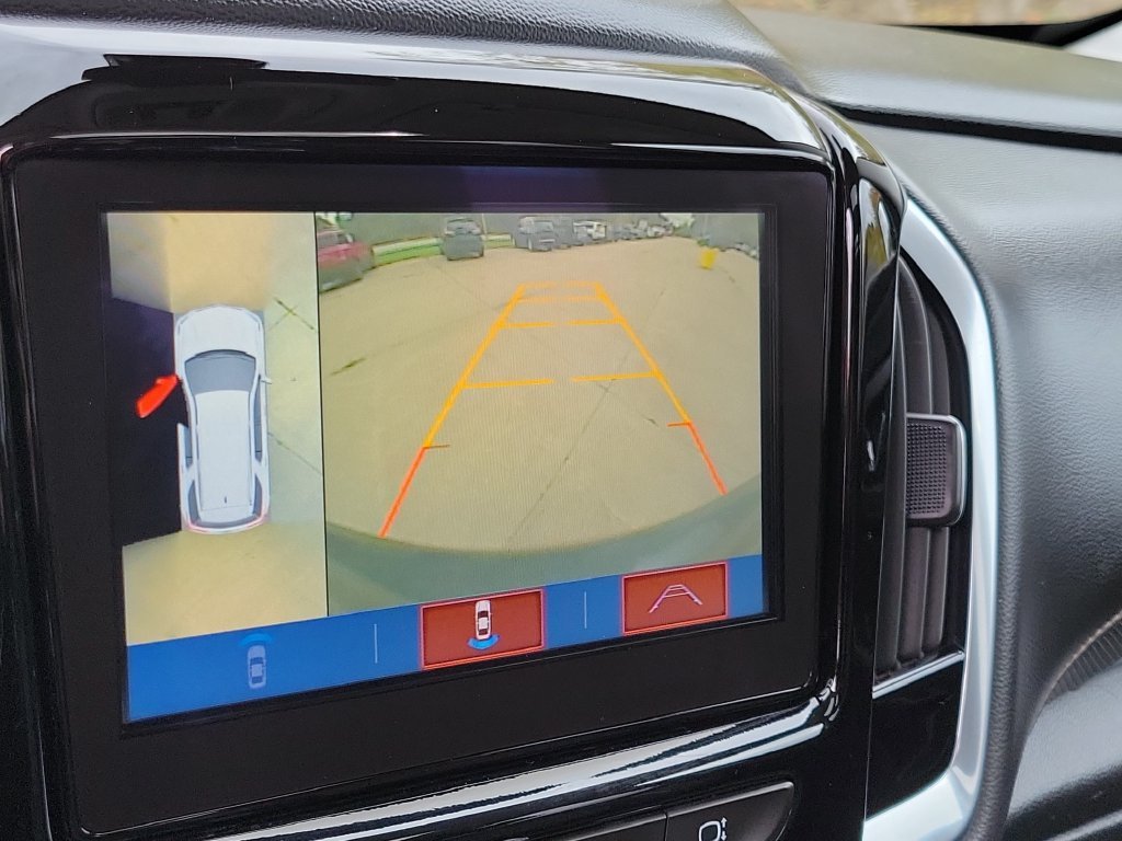 Used 2018 GRAPHITE METALLIC Chevrolet Premier image 28