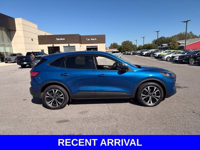 Used 2022 Blue Ford SE image 30