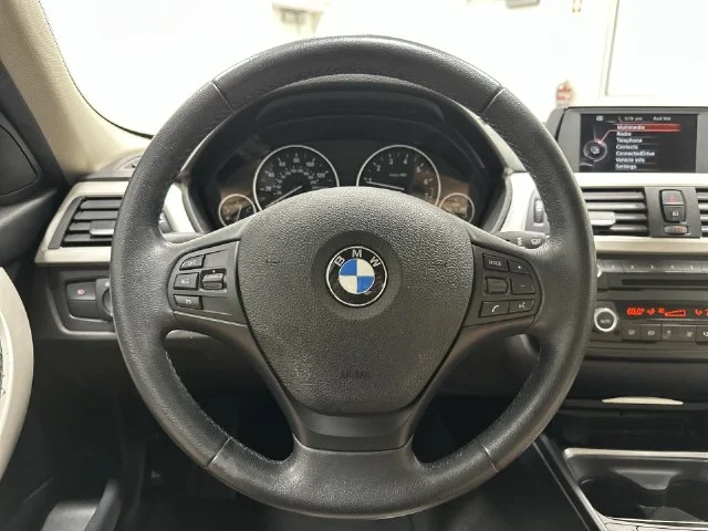 Used 2015 Alpine White BMW 320i image 13