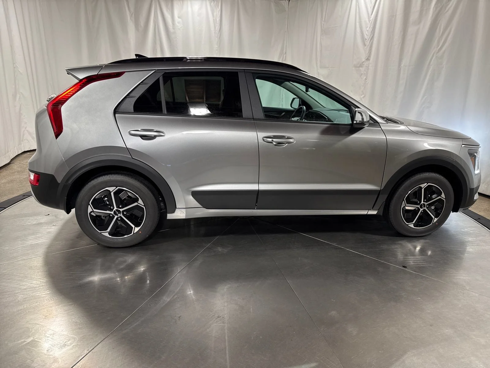 New 2026 Steel Gray Kia EX image 9