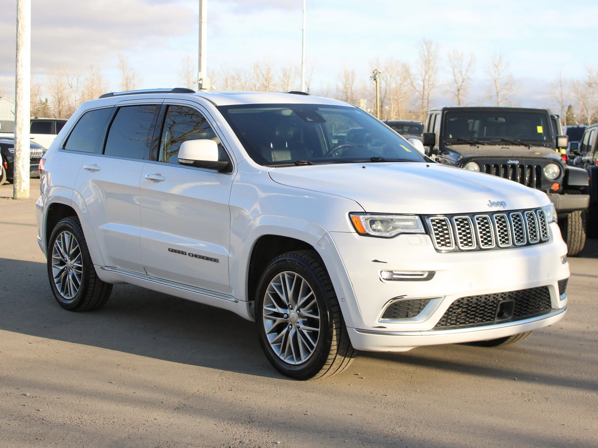 Certified Used 2018 White Jeep Summit * Mechanic Special | Winter Tires | Skid Plates | Harman/Kardon | Adaptive Cruise image 6