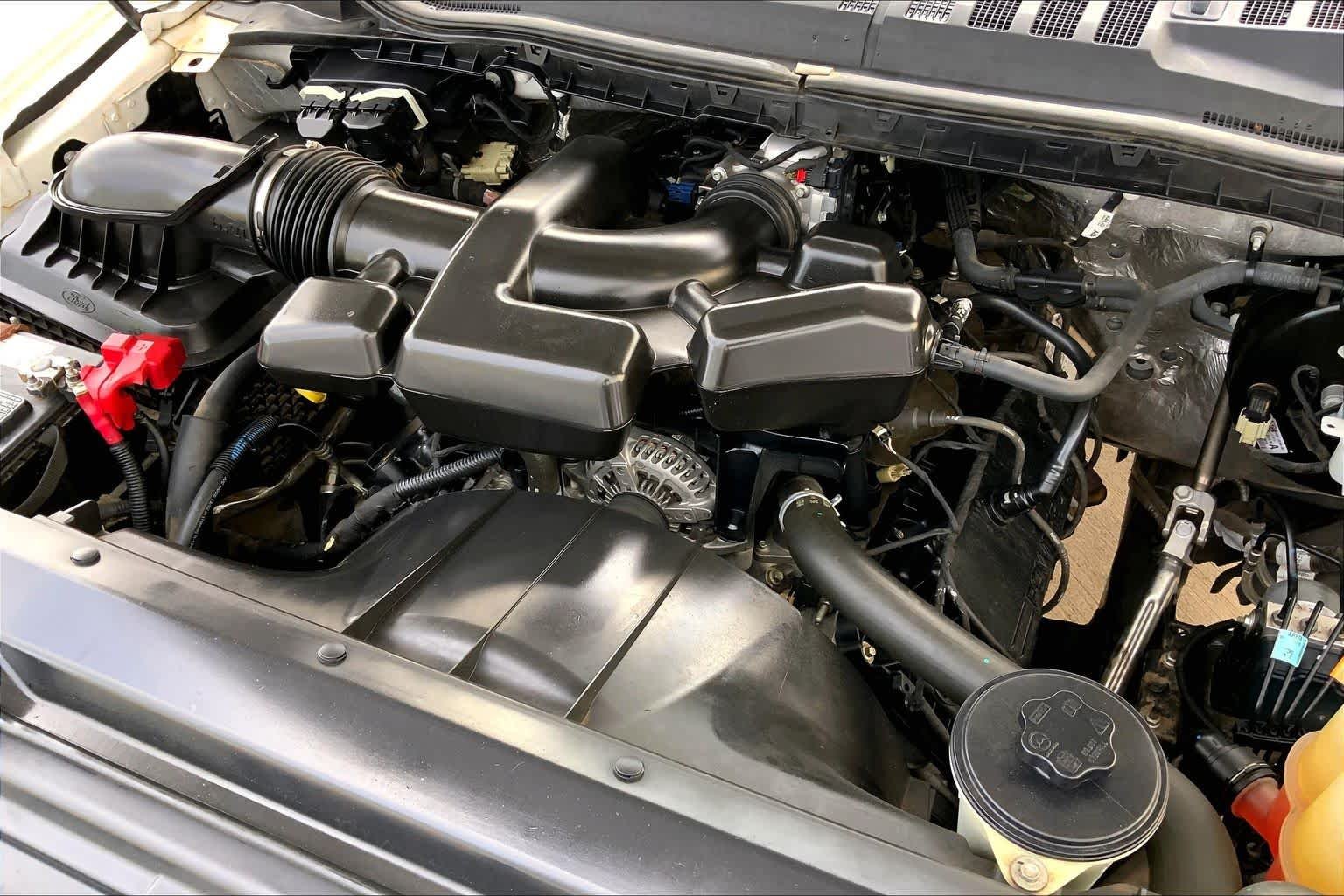 Used 2018 Oxford White Ford F-350 SRW Pickup XL image 28