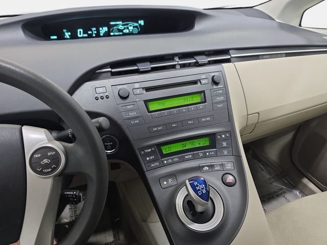 Used 2010 White Toyota II image 20