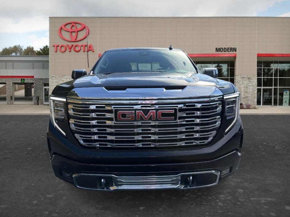 Used 2023 Onyx Black GMC Denali image 2