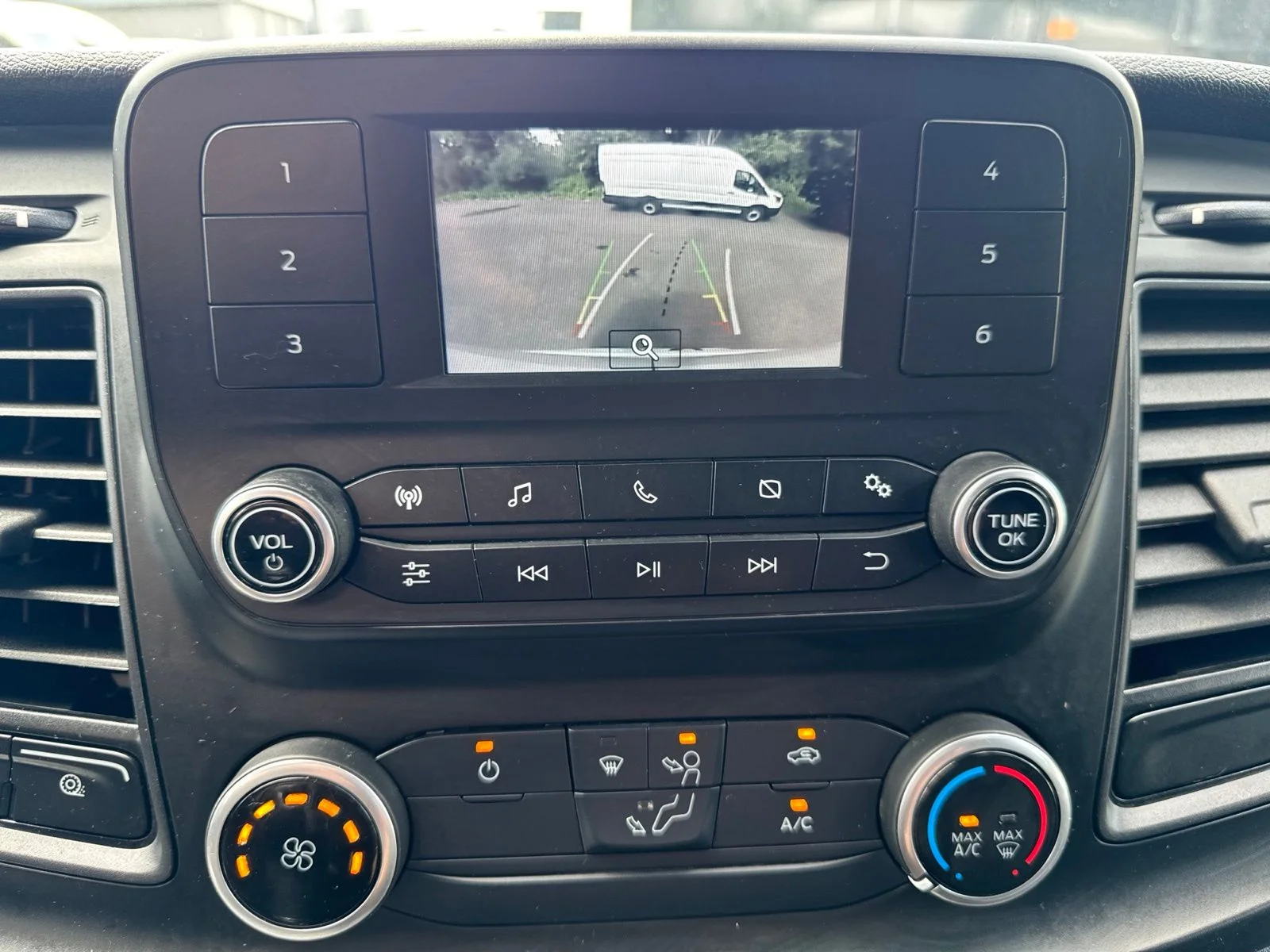 Used 2022 Oxford White Ford Base image 18