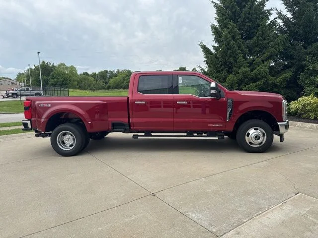 New 2026 Ruby Red Metallic Tinted Clearcoat Ford F-350® Lariat® image 35