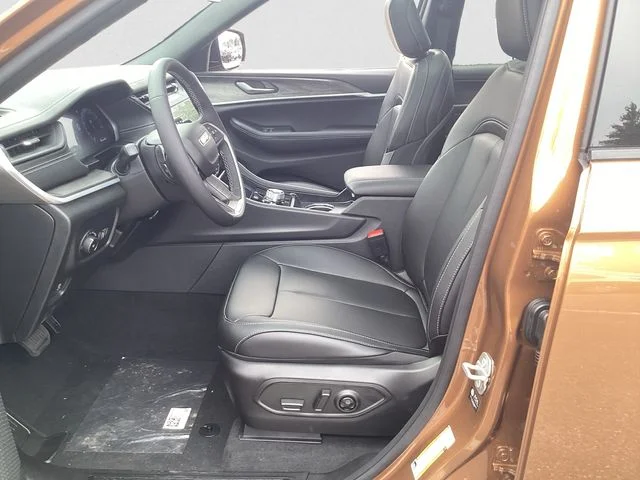 New 2026 Copper Jeep LIMITED 4X4 image 10