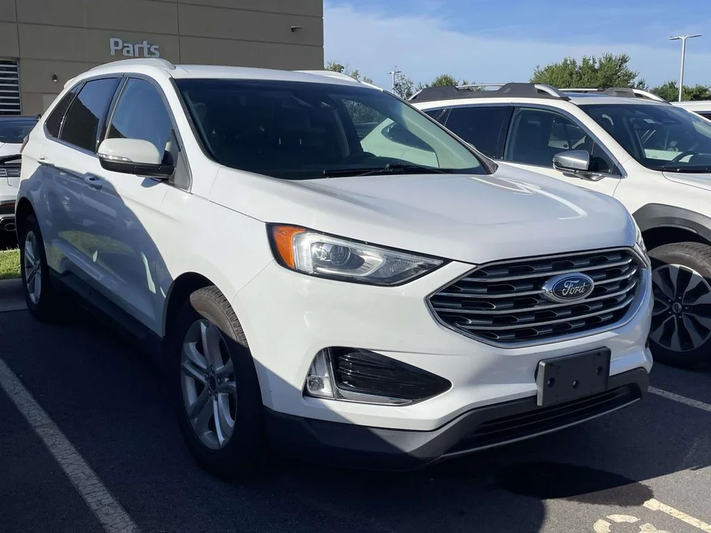 Used 2020 Oxford White Ford SEL image 1