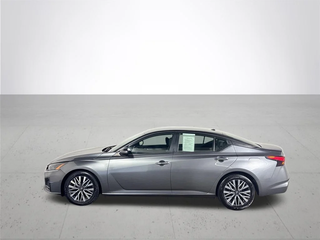 Used 2023 Gray Nissan 2.5 SV image 9