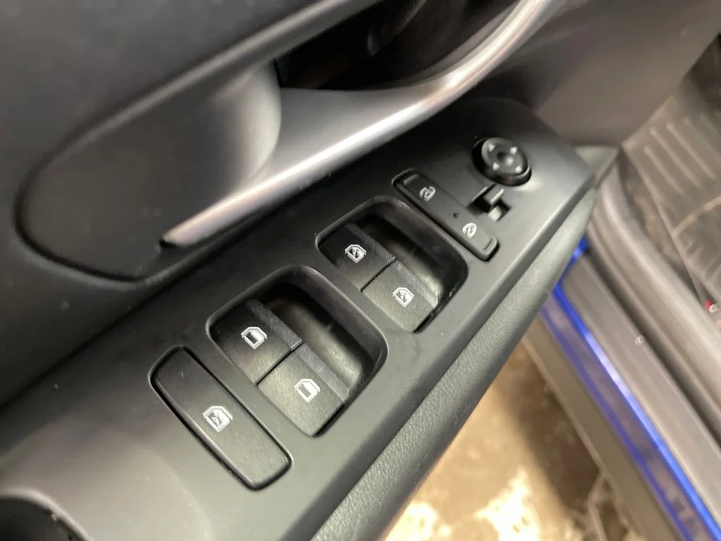 Used 2022 Blue Hyundai SEL image 16