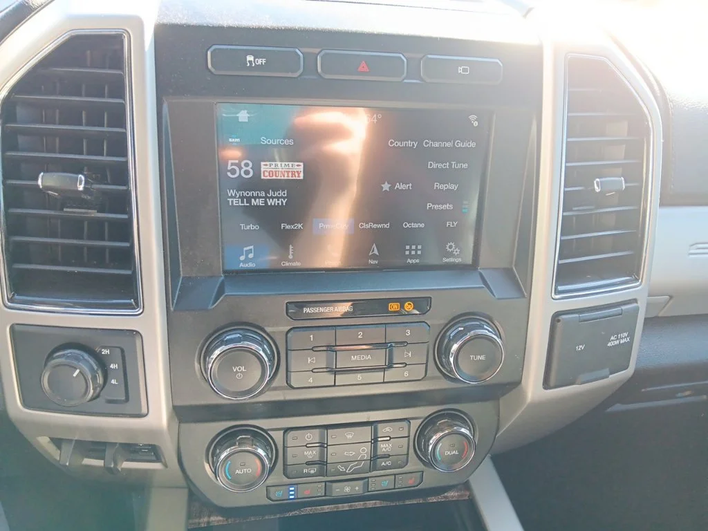 Used 2019 Black Metallic Ford Lariat image 24