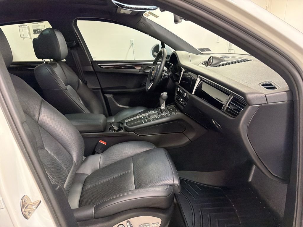 Used 2021 White Porsche Base image 25