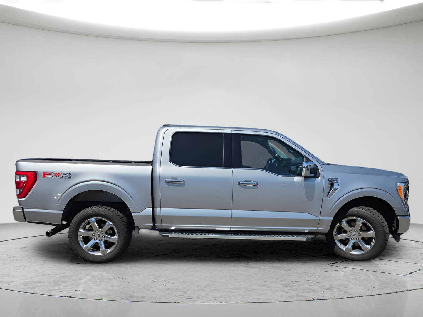 Used 2022 Iconic Silver Metallic Ford Lariat image 6