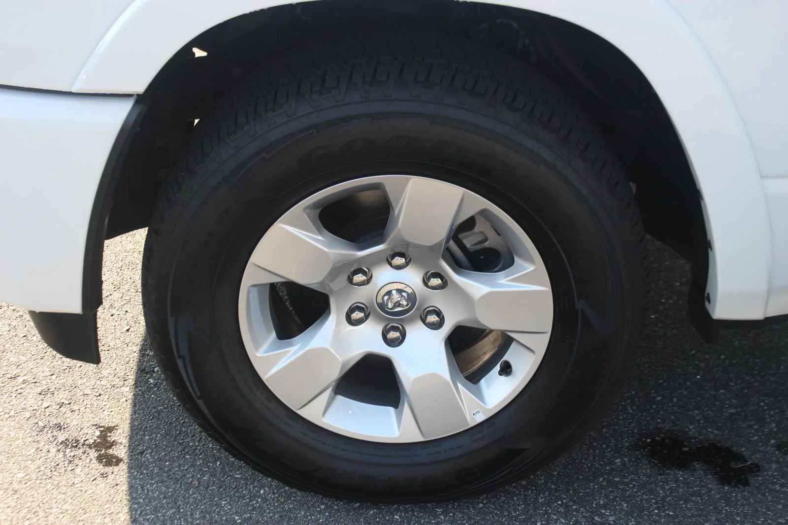 Used 2025 White Ram Big Horn image 34