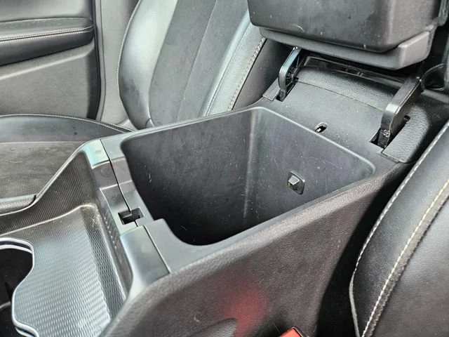 Used 2024 White Jeep Altitude image 27