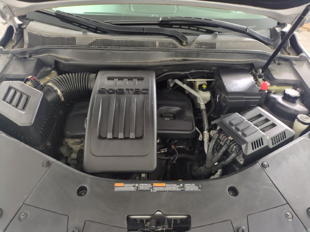 Used 2015 Silver Ice Metallic Chevrolet LS image 22