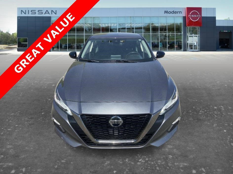 2022 Nissan Altima SR