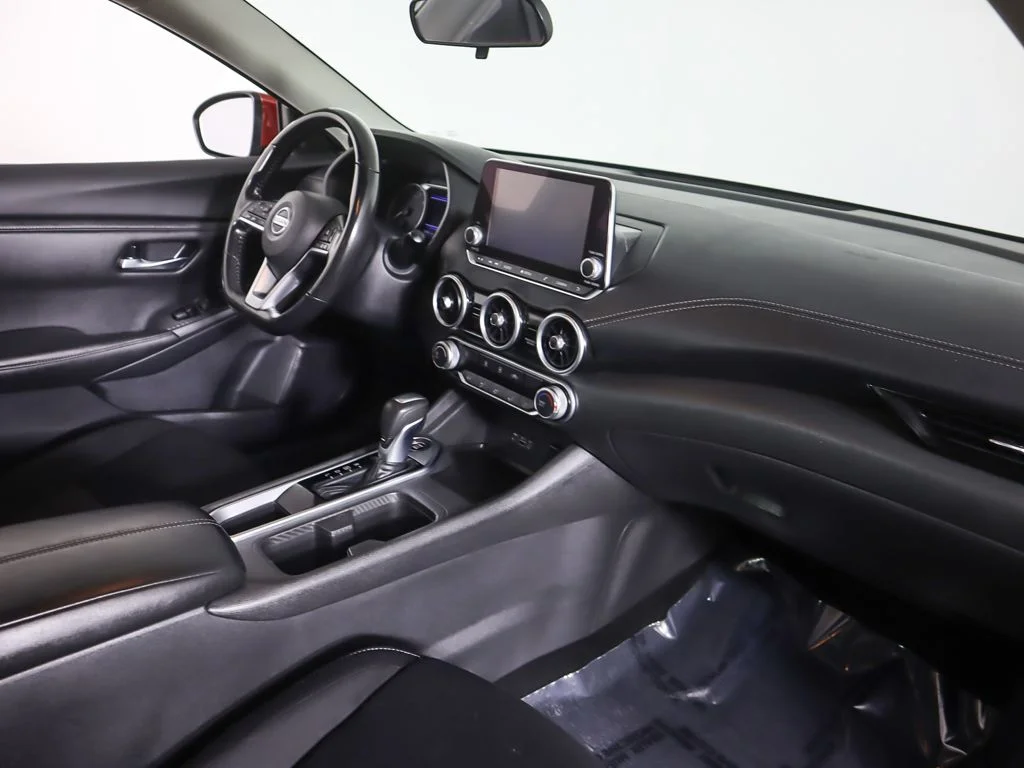Used 2022 Scarlet Nissan SV image 25
