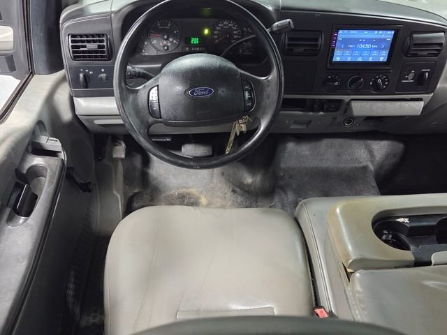 Used 2006 White Ford XL image 7