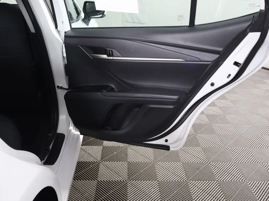 Used 2025 White Toyota LE image 20