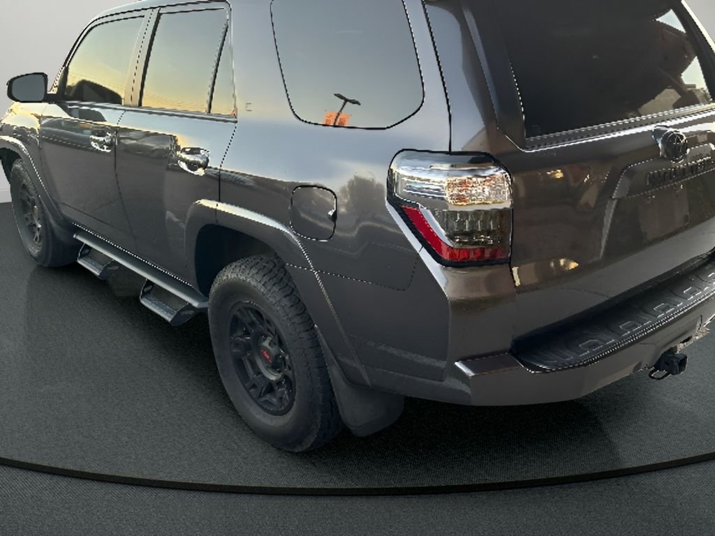 2022 Toyota 4Runner SR5 photo 4