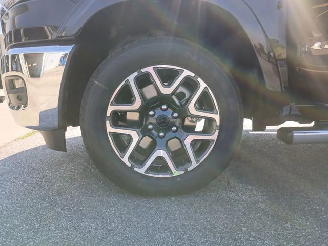 New 2027 Diamond Black Crystal Pearl-Coat Exterior Paint RAM Laramie image 26