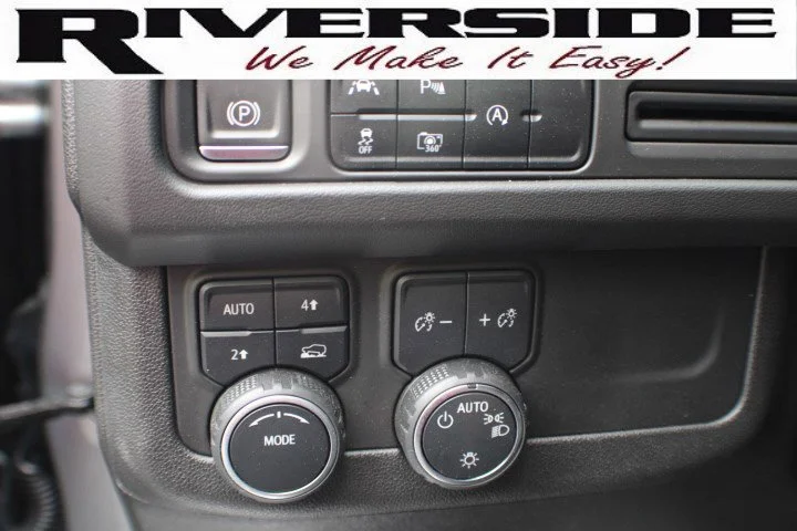 Used 2023 Sterling Gray Metallic Chevrolet LT image 7