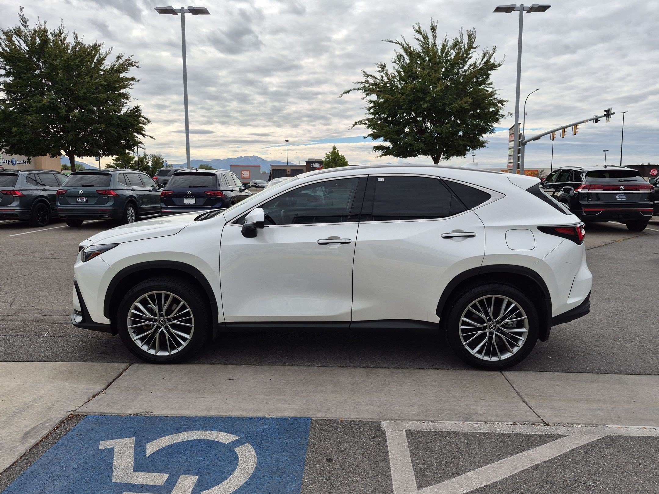 Used 2025 White Pearl Lexus NX 350 Premium image 7
