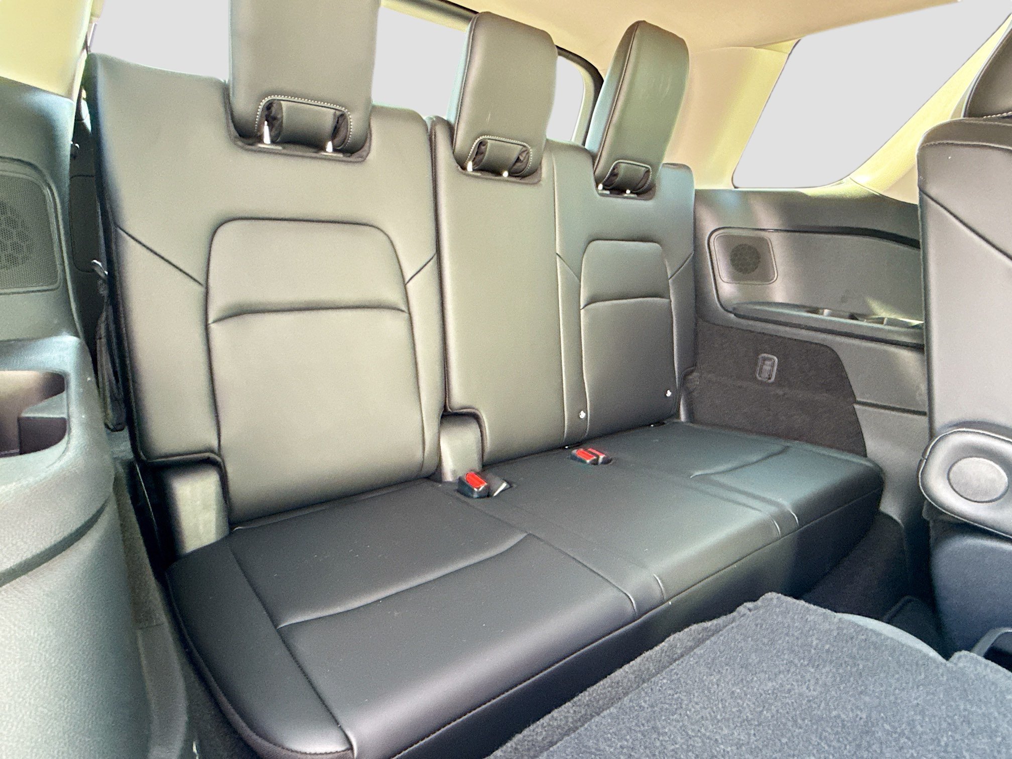 Used 2025 Gun Metallic Nissan Platinum image 21