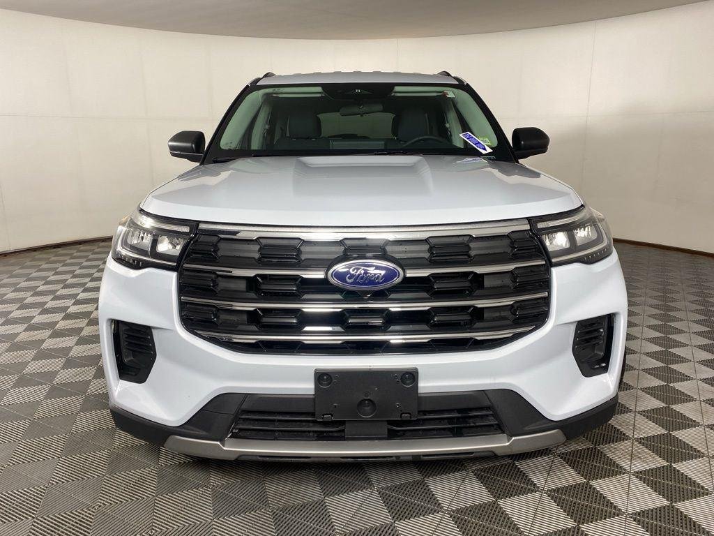 Used 2026 Star White Metallic Tri-Coat Ford Active image 2