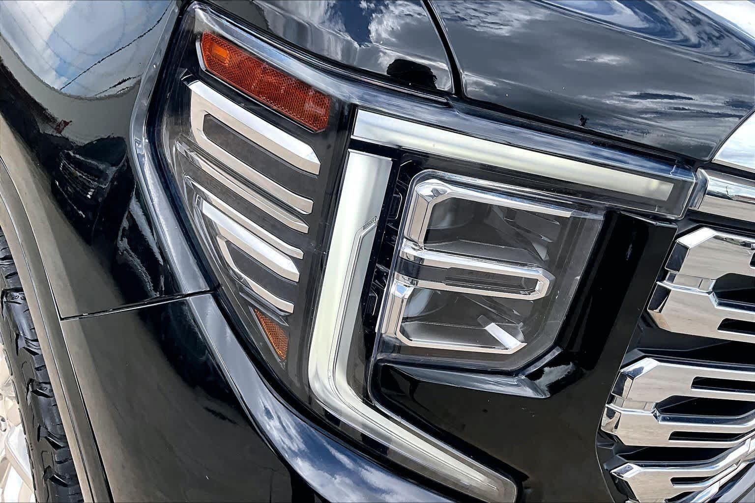 Used 2022 Onyx Black GMC Denali image 28