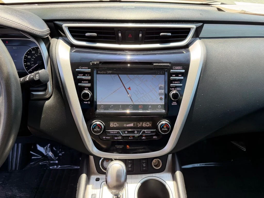 Used 2015 Silver Nissan SL image 20