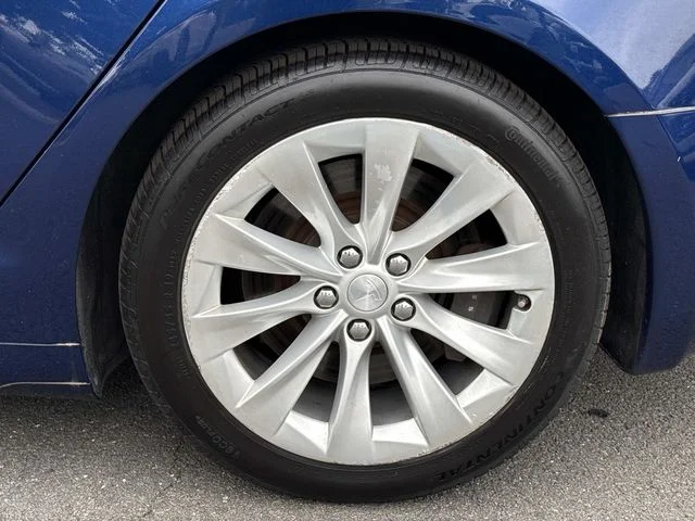 Used 2017 Blue Tesla 75D image 12