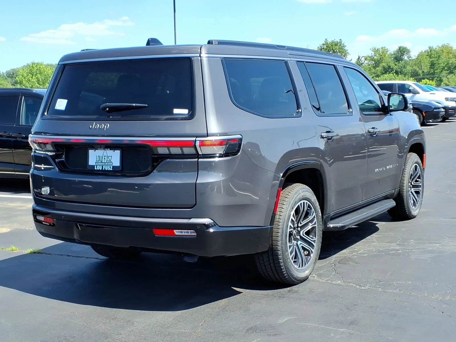 New 2026 Baltic-Gray Metallic Clear-Coat Exterior Paint Jeep  image 17