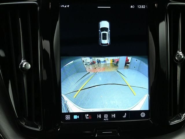2022 VOLVO XC60 - Image 15
