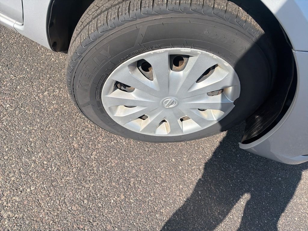Used 2018 Silver Nissan 1.6 SV image 10