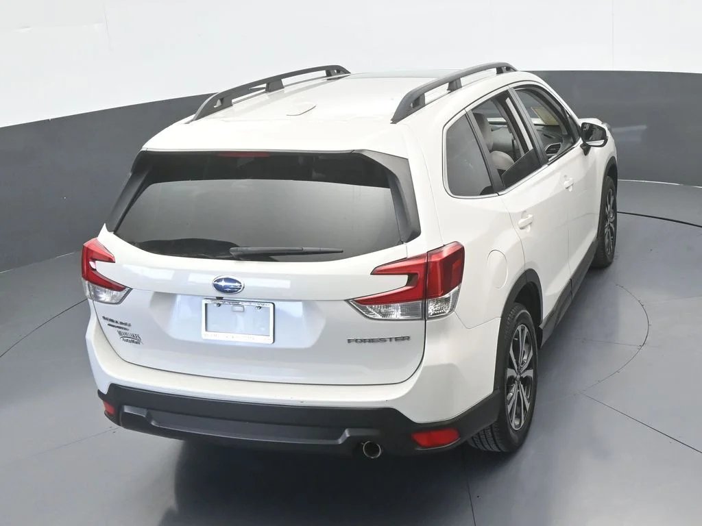 Used 2022 Crystal White Pearl Subaru Limited image 49