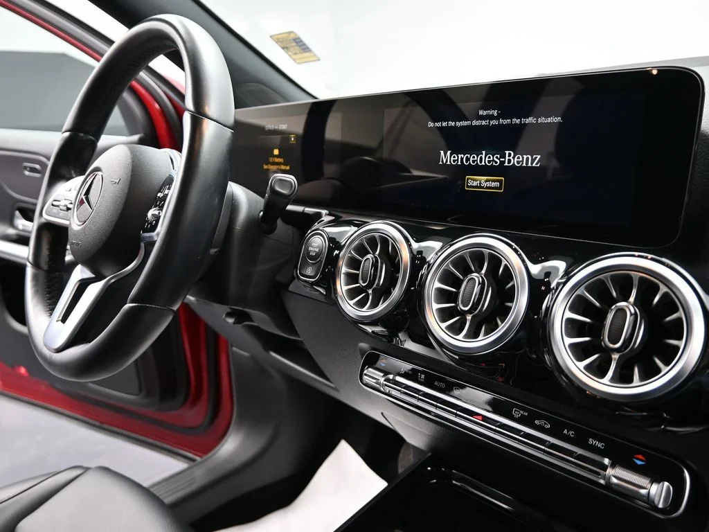 Used 2022  Mercedes-Benz GLA 250 image 15