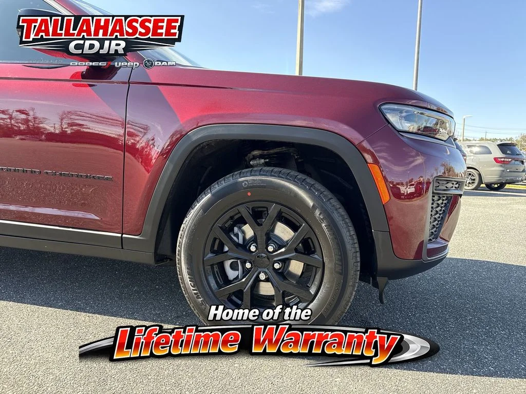New 2026 Velvet Red Pearl-Coat Exterior Paint Jeep Altitude image 9