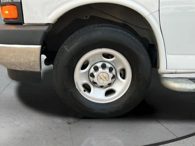 Used 2024 White Chevrolet Work Van image 29