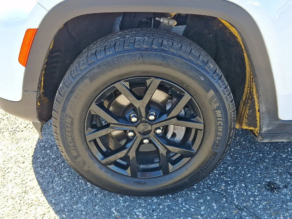 Certified Used 2024 Bright White Clearcoat Jeep Altitude X image 29