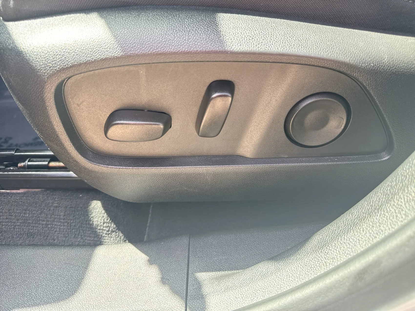 Used 2025 Summit White Chevrolet FWD LT image 12