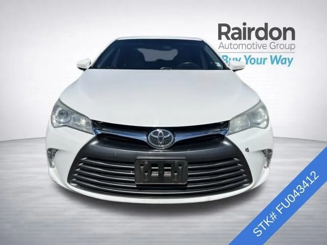 Used 2015 Super White Toyota XLE image 2