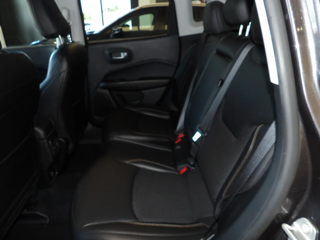 Used 2021 Granite Crystal Metallic Clear Coat Jeep Latitude image 22