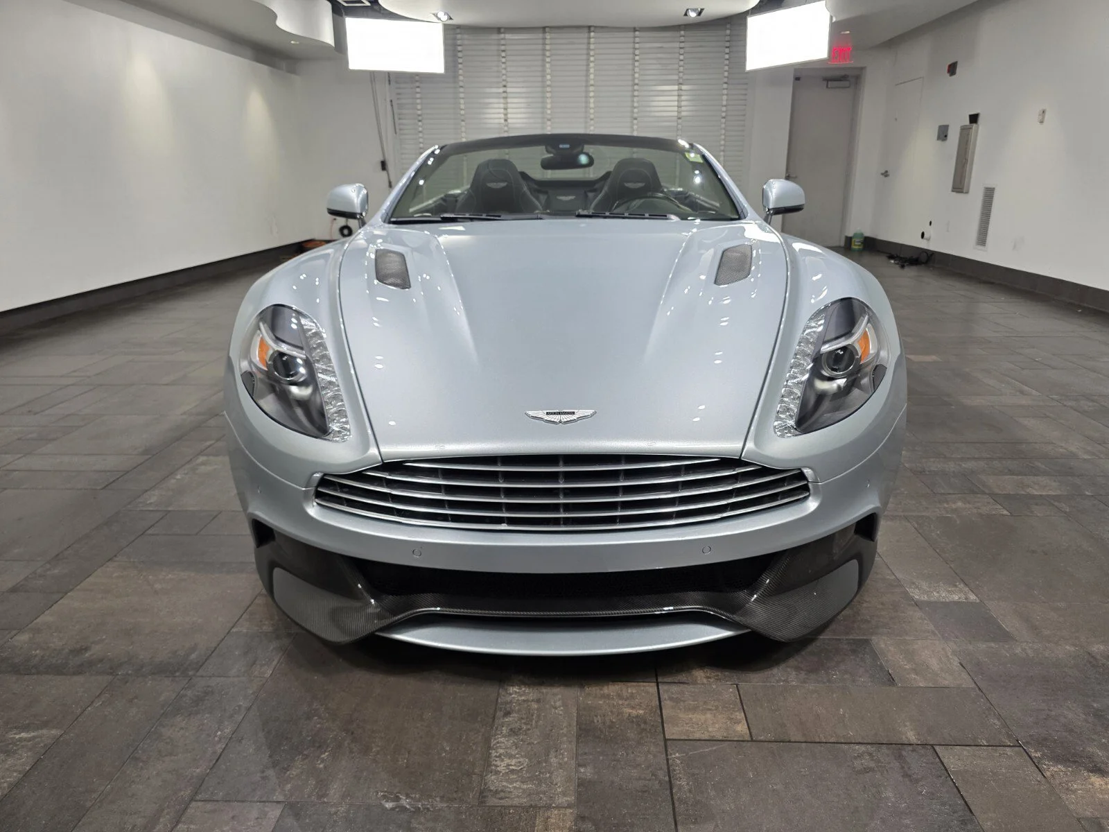 Used 2017 Q Titanium Silver Aston Martin Volante image 7